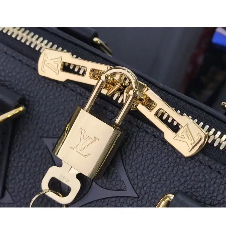 Fashionrepsfam ru LV 2111FY0057 Bags 0813